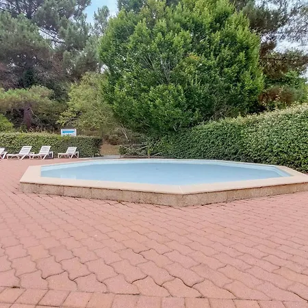 3 Bedroom Stunning In Holiday home Brossac